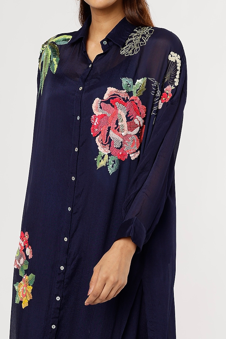 Blue Embroidered Kurta Set by Half Full Curve at Pernia's Pop Up Shop