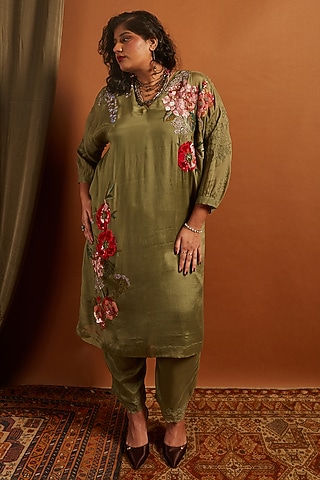 Sage Crepe Chiffon Hydrangea Embroidered Kurta Set by Half Full Curve