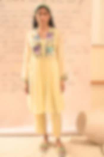 Yellow Fine Chanderi Thread Embroidered Kurta Set by Half Full Curve at Pernia's Pop Up Shop