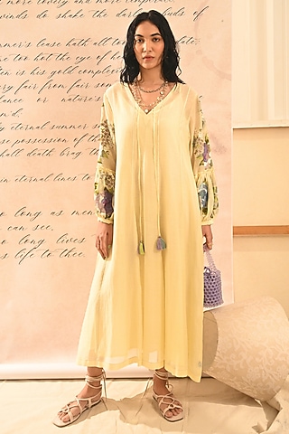 yellow indian dress Amazon.com: PulseVogue Women's Orange Georgette Traditional (US, Alpha, One Size, Regular, Regular, XXL, Orange) : Clothing, Shoes & Jewelry Dupatta Fabric fabulous Mustard yellow sequins and