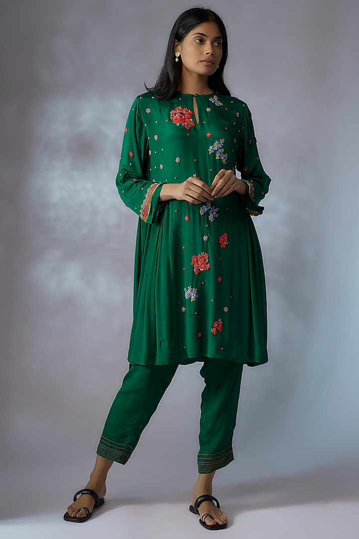 Green Crepe Chiffon Hand Embroidered Kurta Set by Half Full Curve at Pernia's Pop Up Shop