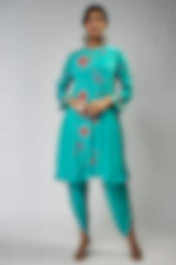 Blue Crepe Chiffon Hand Embroidered Paneled Kurta Set by Half Full Curve at Pernia's Pop Up Shop