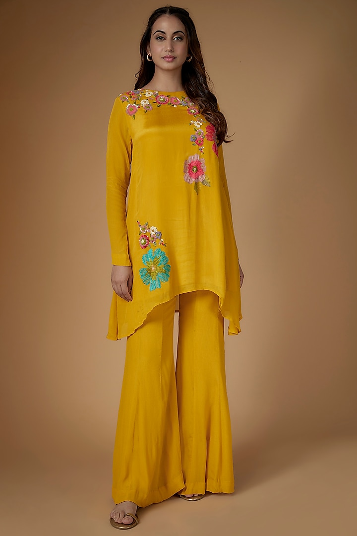 Yellow Crepe Chiffon Hand Embroidered Short Kurta Set by Half Full Curve at Pernia's Pop Up Shop