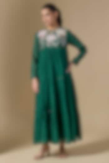 Green Fine Chanderi Hand Embroidered Vacation Dress by Half Full Curve at Pernia's Pop Up Shop