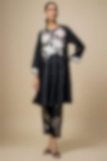 Black Heavy Chanderi Thread Hand Embroidered Short Wedding Anarkali Set by Half Full Curve at Pernia's Pop Up Shop