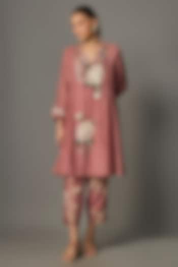 Pink Fine Chanderi Embroidered Kurta Set by Half Full Curve at Pernia's Pop Up Shop