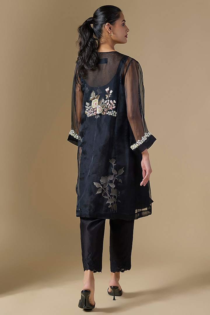 Black Chanderi & Organza Hand Embroidered Jacket Kurta Set by Half Full Curve at Pernia's Pop Up Shop