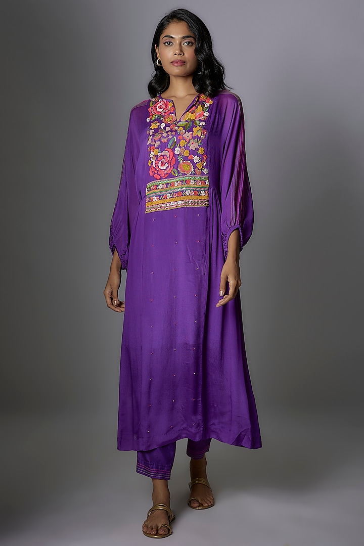 Purple Crepe Chiffon Hand Embroidered Kurta Set by Half Full Curve at Pernia's Pop Up Shop