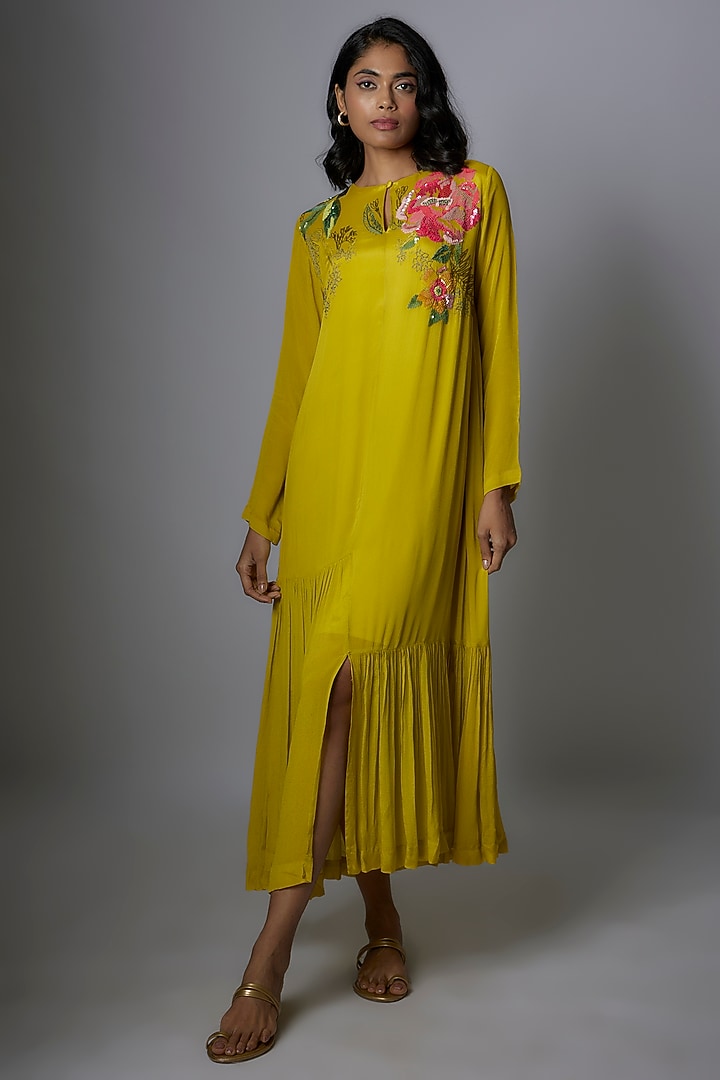 Pernia's Pop Up Shop - Half Full Curve Women Green Crepe Chiffon Hand Embroidered Flapper Dress