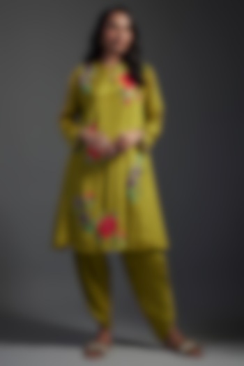 Green Crepe Chiffon Hand Embroidered Kurta Set by Half Full Curve at Pernia's Pop Up Shop