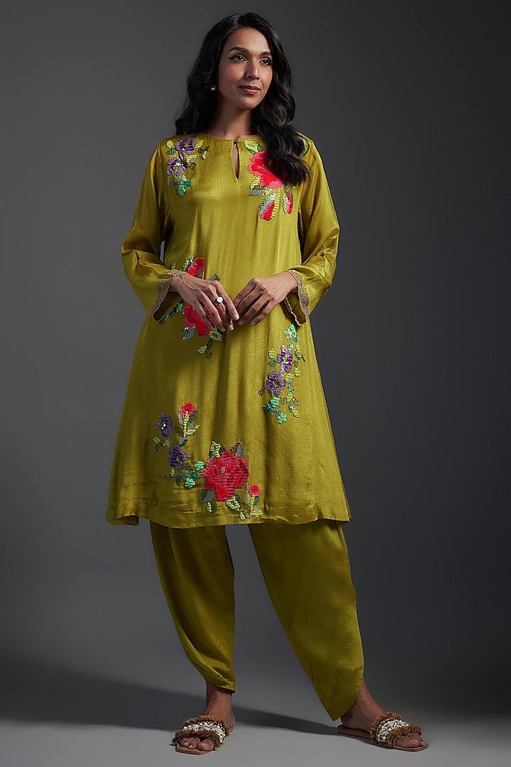 Green Crepe Chiffon Hand Embroidered Kurta Set by Half Full Curve at Pernia's Pop Up Shop