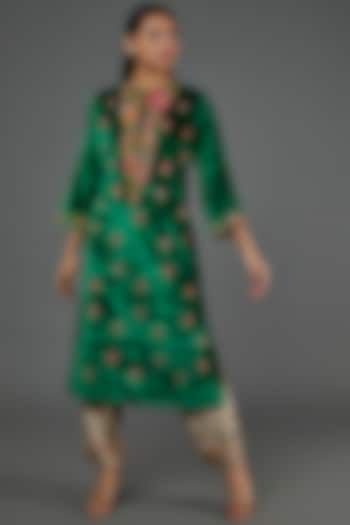 Emerald Green Embroidered Kurta Set by Half Full Curve at Pernia's Pop Up Shop