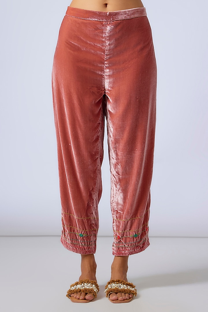 Green Silk Velvet Hand Embroidered Kurta Set by Half Full Curve at Pernia's Pop Up Shop