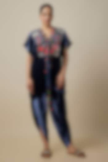 Blue Silk Velvet Hand Embroidered Kurta Set by Half Full Curve at Pernia's Pop Up Shop