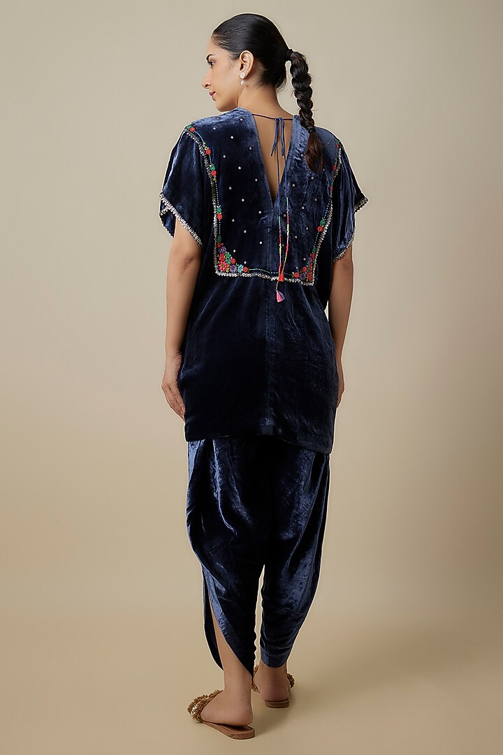 Blue Silk Velvet Hand Embroidered Kurta Set by Half Full Curve at Pernia's Pop Up Shop
