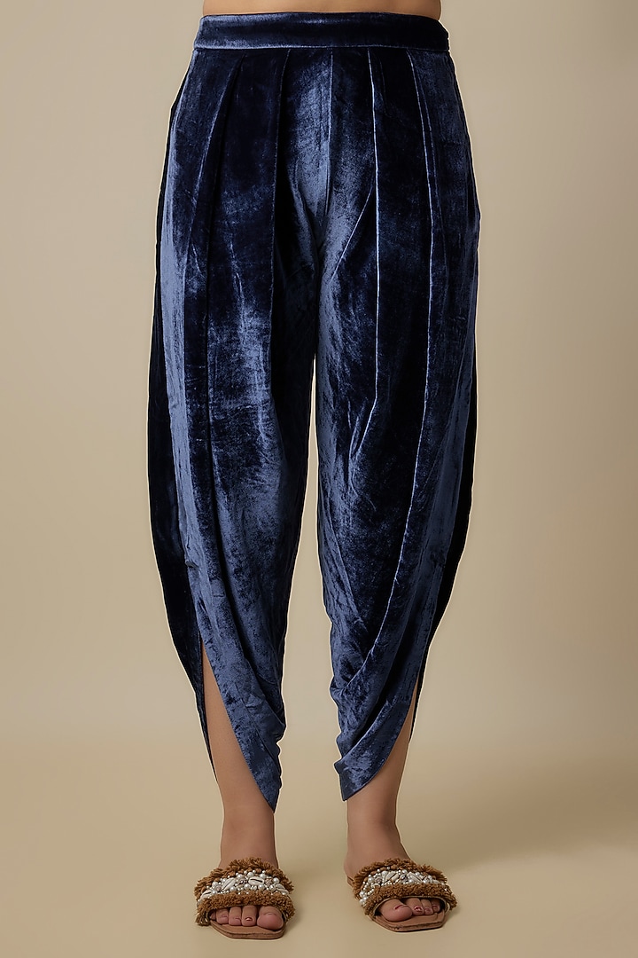 Blue Silk Velvet Hand Embroidered Kurta Set by Half Full Curve at Pernia's Pop Up Shop
