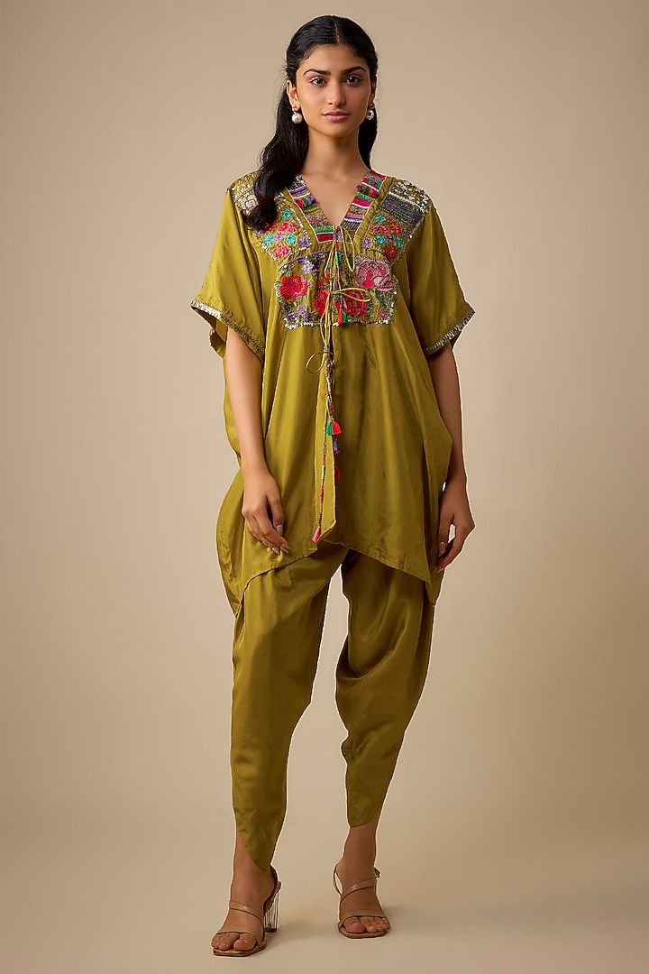 Green Pure Silk Hand Embroidered Kaftan Set by Half Full Curve at Pernia's Pop Up Shop