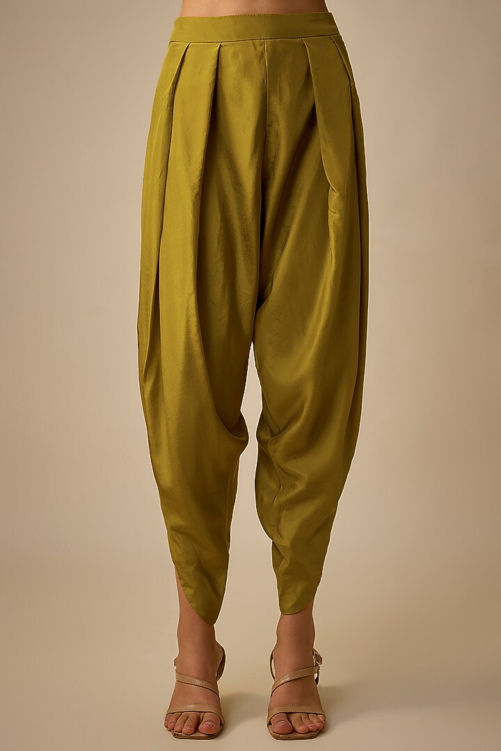 Green Pure Silk Hand Embroidered Kaftan Set by Half Full Curve at Pernia's Pop Up Shop