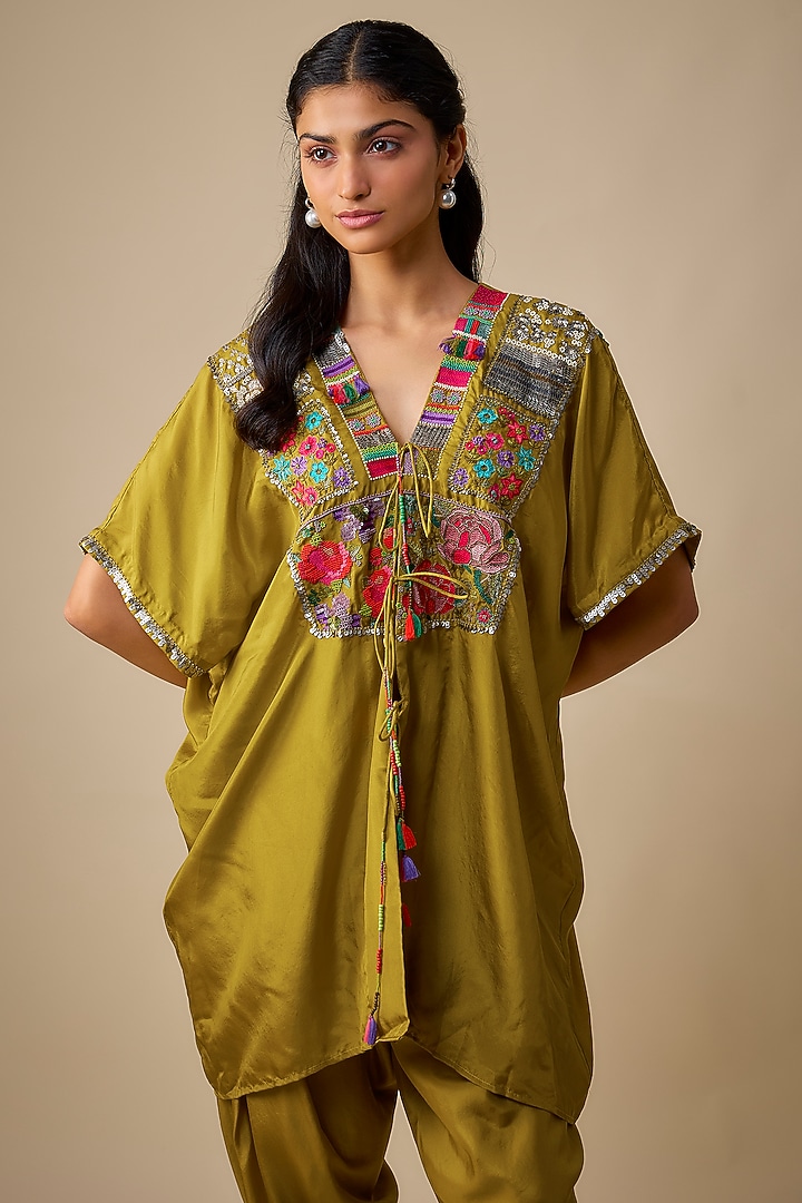 Green Pure Silk Hand Embroidered Kaftan Set by Half Full Curve at Pernia's Pop Up Shop