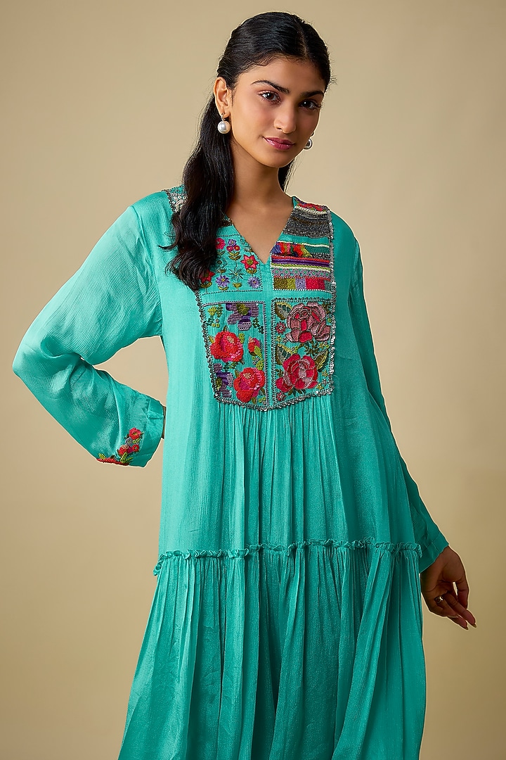 Blue Crepe Chiffon Hand Embroidered Kurta Set by Half Full Curve at Pernia's Pop Up Shop