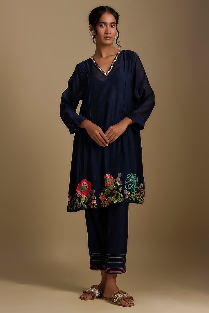 Blue Fine Chanderi Floral Hand Embroidered V-Neck Kurta Set by Half Full Curve at Pernia's Pop Up Shop