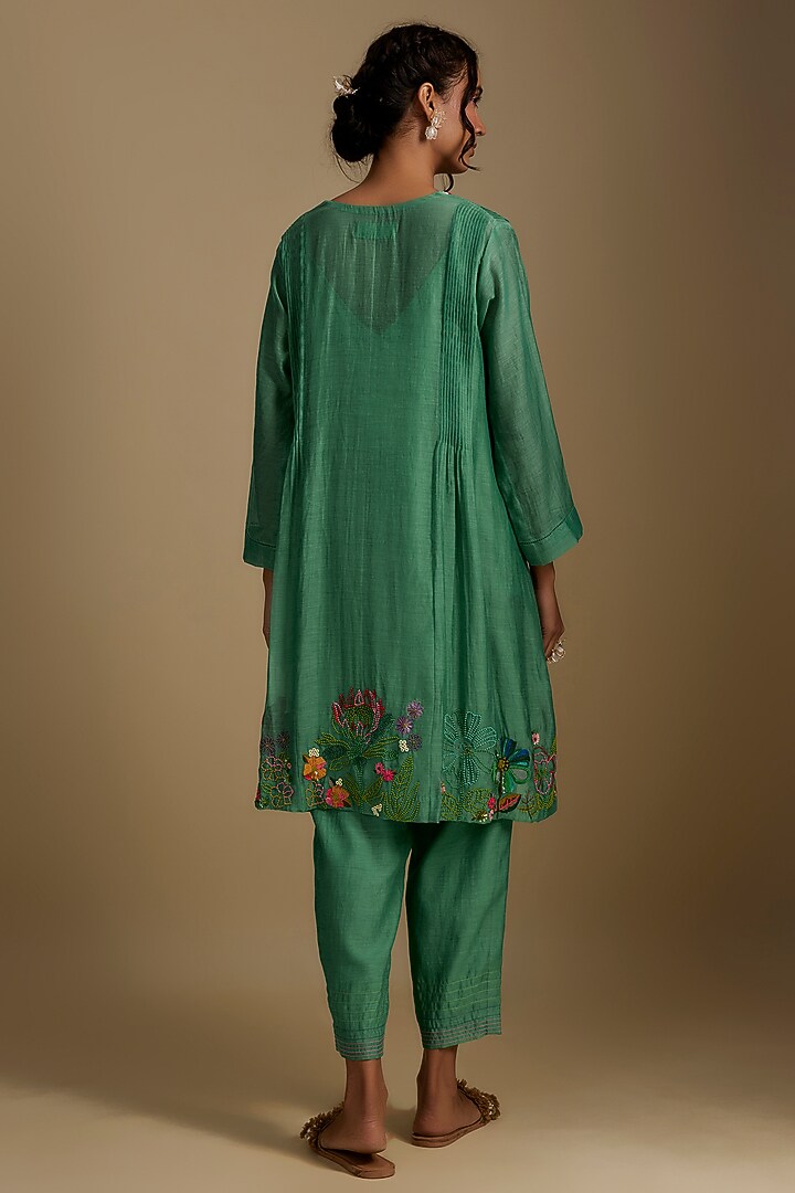 Blue Fine Chanderi Floral Hand Embroidered V-Neck Kurta Set by Half Full Curve at Pernia's Pop Up Shop