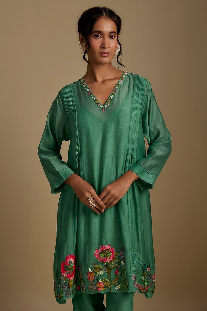 Blue Fine Chanderi Floral Hand Embroidered V-Neck Kurta Set by Half Full Curve at Pernia's Pop Up Shop