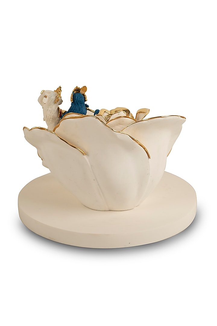 White & Gold Lord Krishna & Radha Sculpture by H2H at Pernia's Pop Up Shop