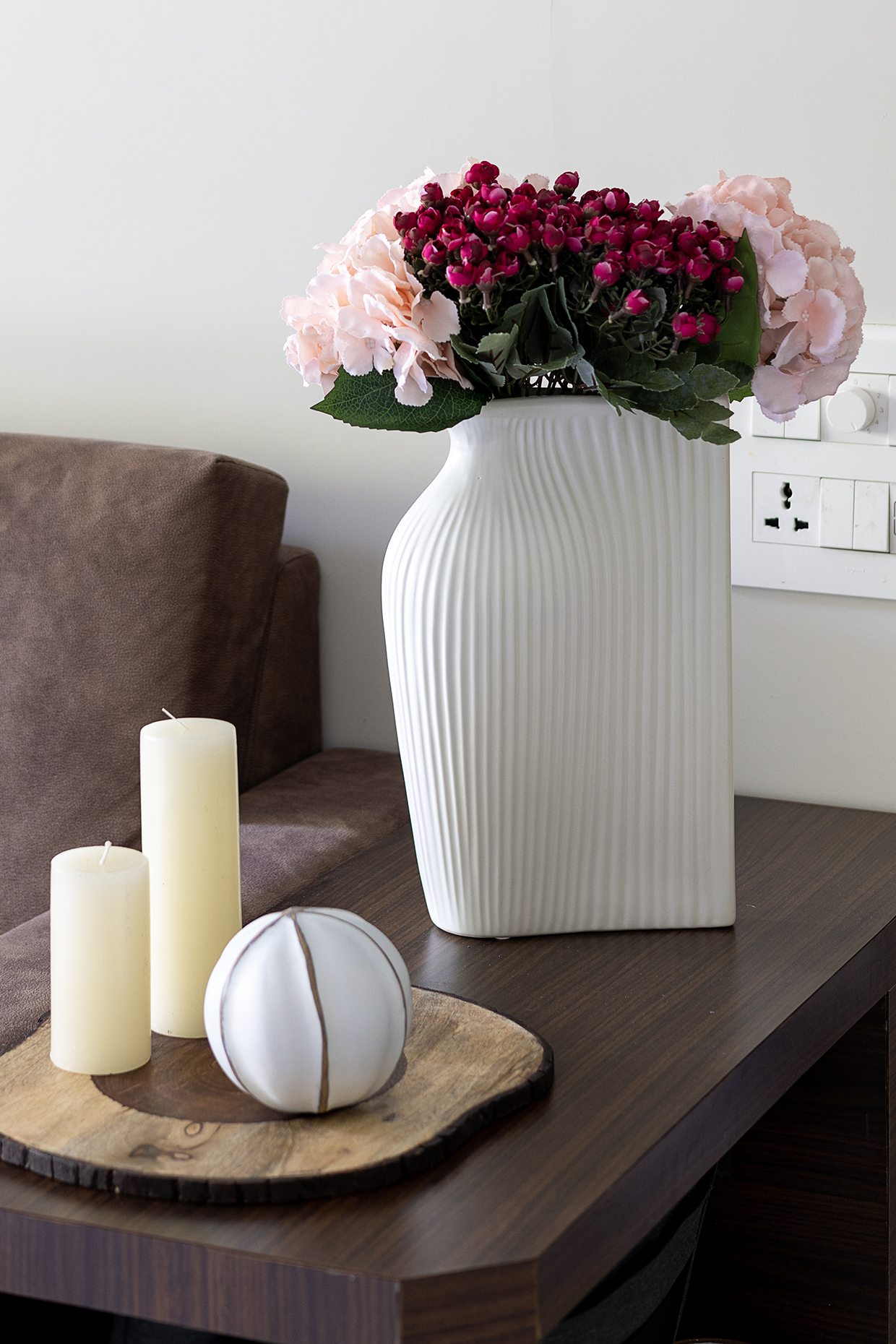 White Polyresin Fluid Rectangular Vase by H2H at Pernia's Pop Up Shop