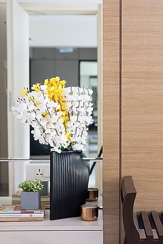 Black Polyresin Rectangular Fluid Vase by H2H