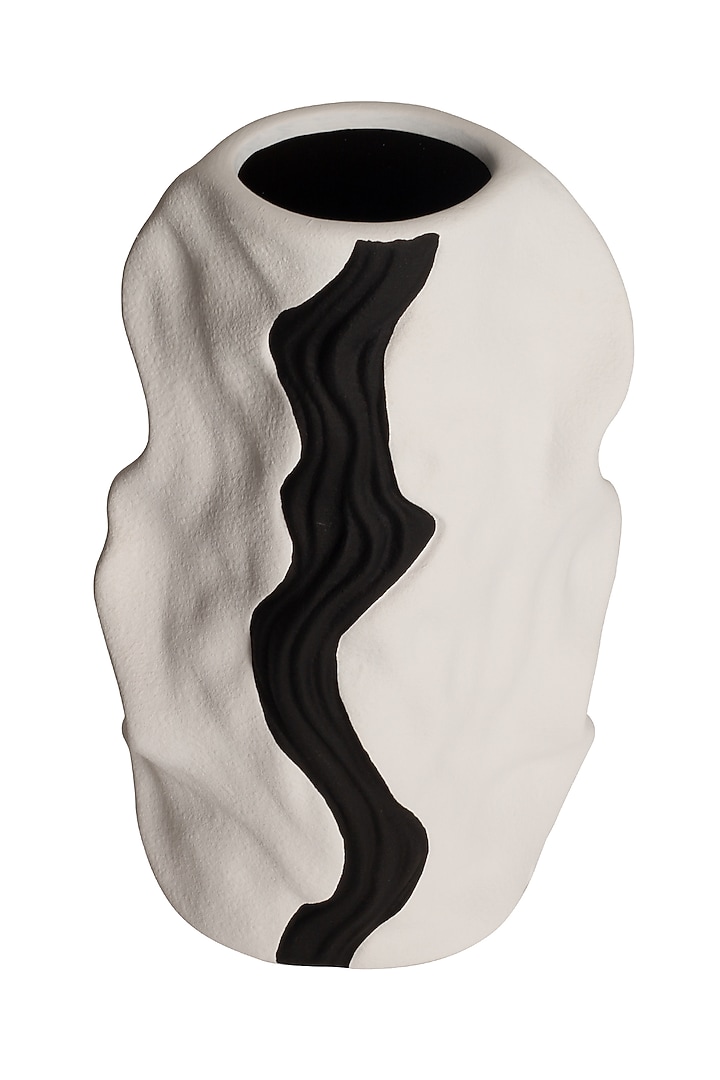 White Ceramic Vase With Glaze Design by H2H at Pernia's Pop Up Shop