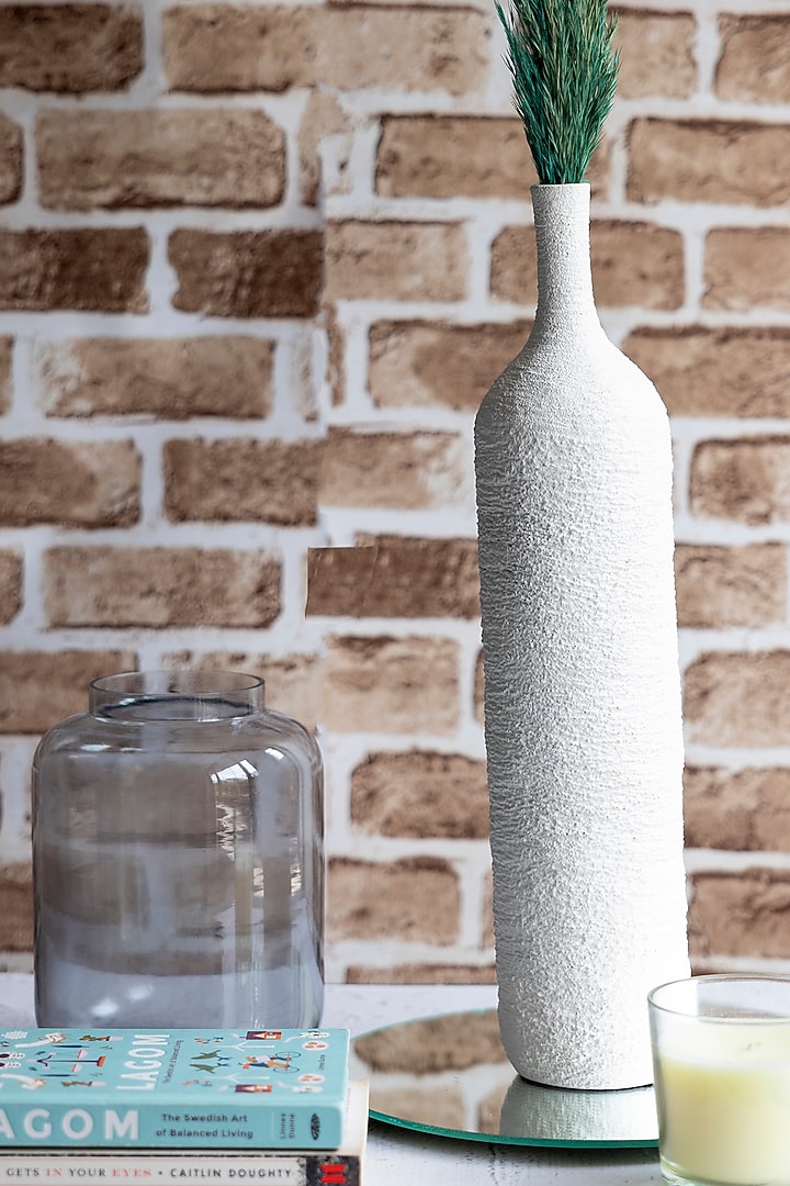 White Spin Crust Vase by H2H at Pernia's Pop Up Shop