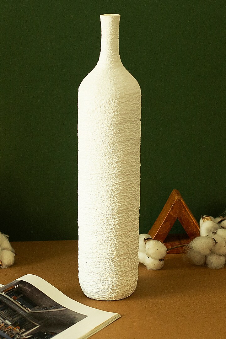White Spin Crust Vase by H2H at Pernia's Pop Up Shop