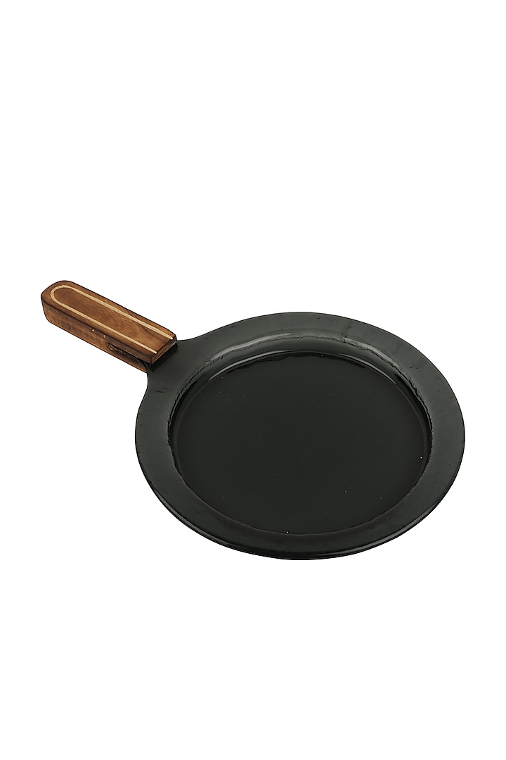 Black Round & Crafted Platter by H2H