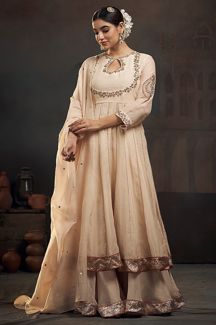 Beige Chanderi Hand Embroidered Kalidar Kurta Set by Hirika & Dhruti Label at Pernia's Pop Up Shop