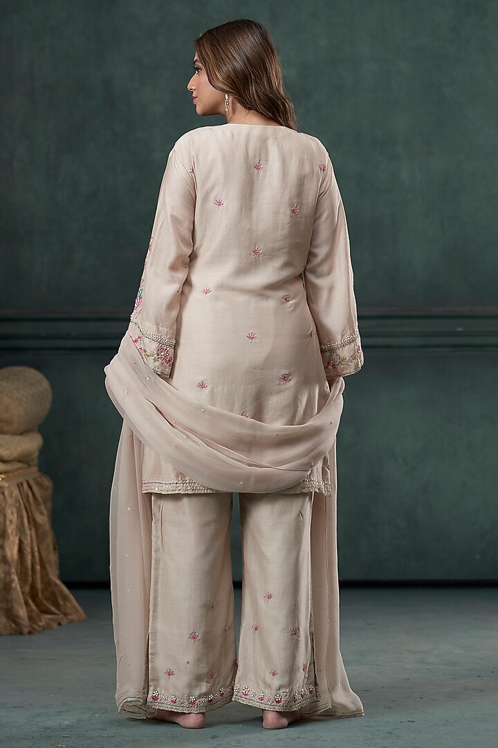 Beige Chinya Silk Embroidered Kurta Set by Hirika & Dhruti Label at Pernia's Pop Up Shop