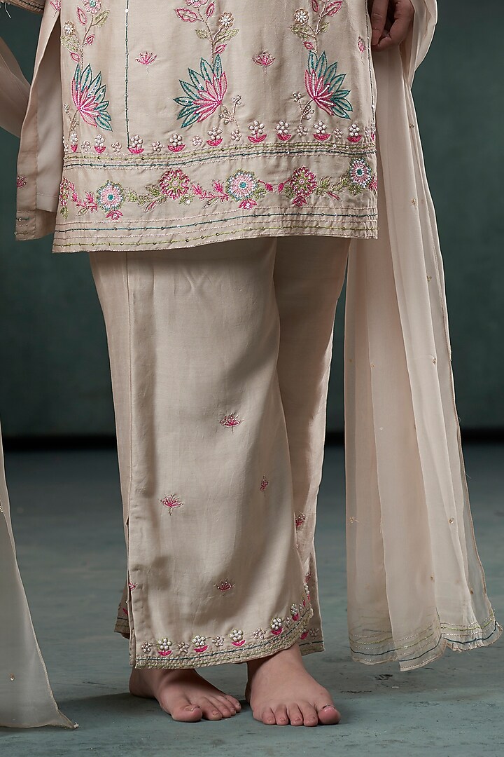 Beige Chinya Silk Embroidered Kurta Set by Hirika & Dhruti Label at Pernia's Pop Up Shop