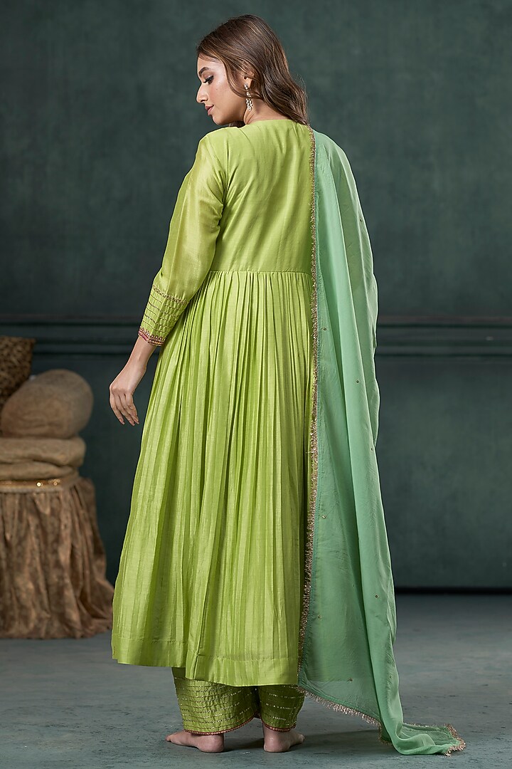 Green Silk Embroidered Pleated Party Wear Anarkali Set by Hirika & Dhruti Label at Pernia's Pop Up Shop