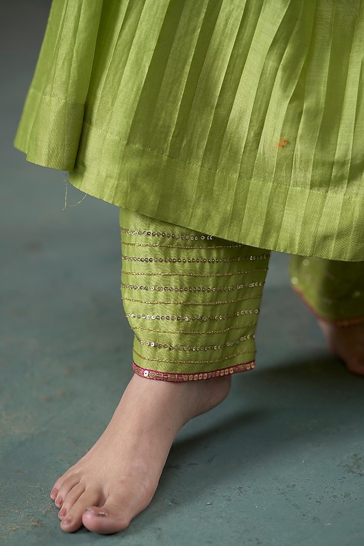 Green Silk Embroidered Pleated Party Wear Anarkali Set by Hirika & Dhruti Label at Pernia's Pop Up Shop