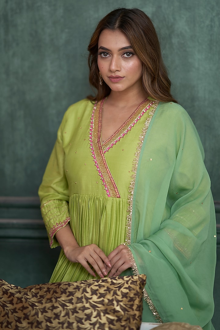 Green Silk Embroidered Pleated Party Wear Anarkali Set by Hirika & Dhruti Label at Pernia's Pop Up Shop