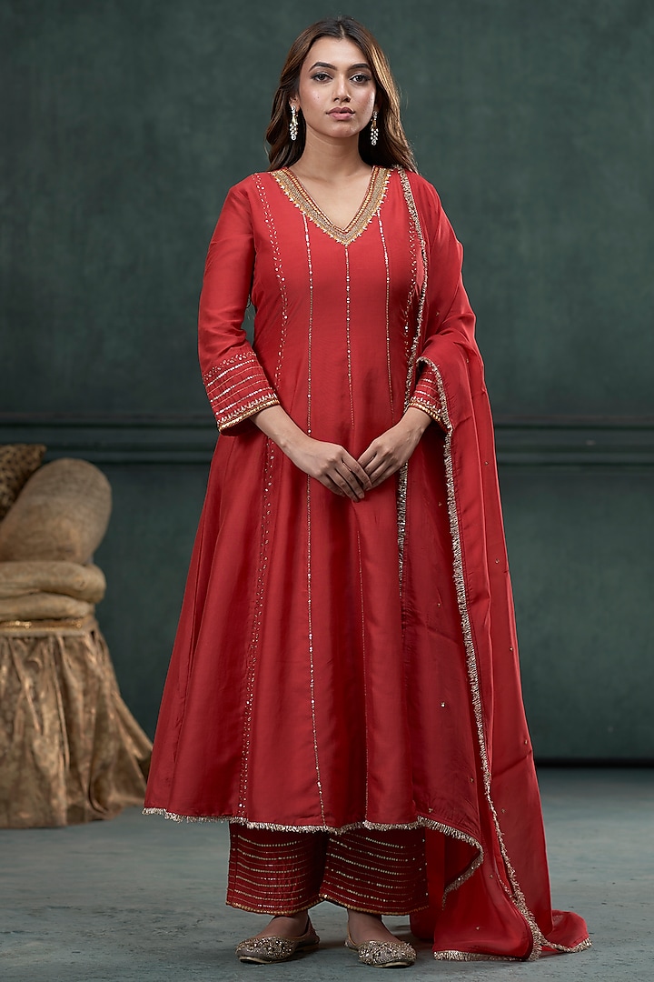 Red Silk Embroidered Kalidar Anarkali Set by Hirika & Dhruti Label at Pernia's Pop Up Shop