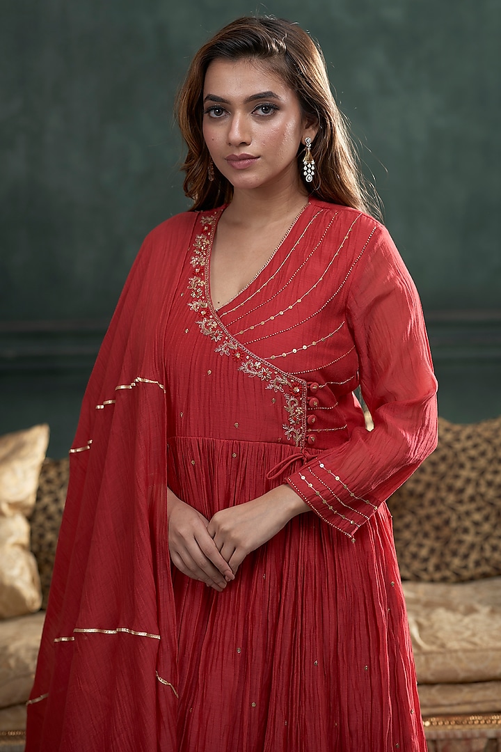 Red Chanderi Tikki Work Pleated Angrakha Kurta Set by Hirika & Dhruti Label at Pernia's Pop Up Shop