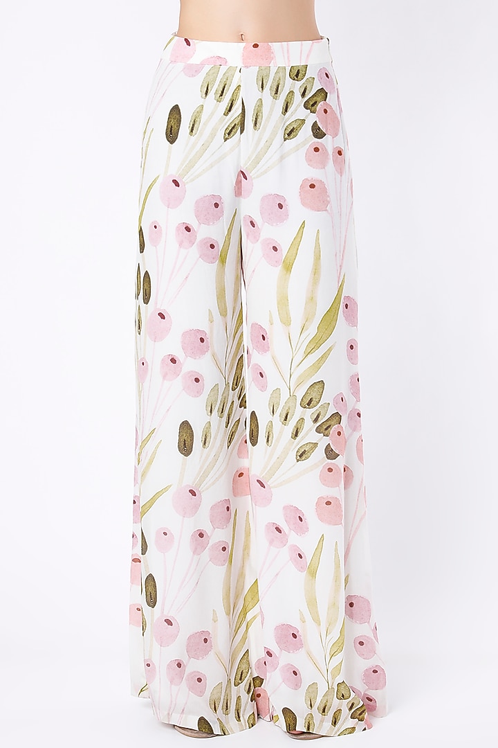 White Floral Printed Cape Set by House of Hiya at Pernia's Pop Up Shop