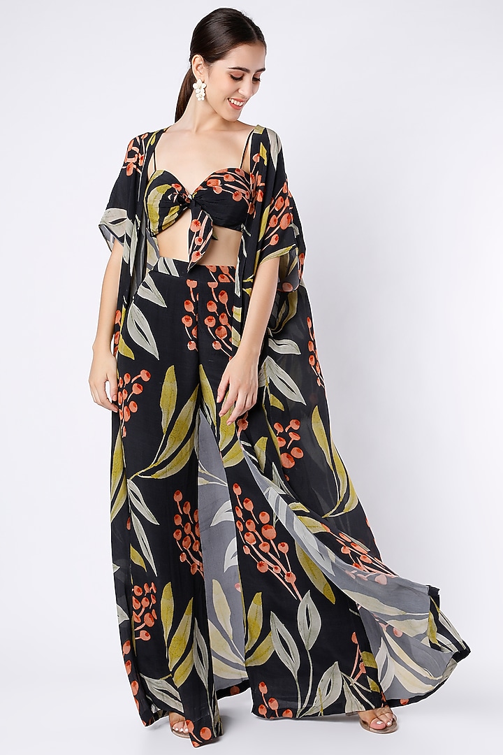 Black Floral Printed Cape Set by House of Hiya at Pernia's Pop Up Shop