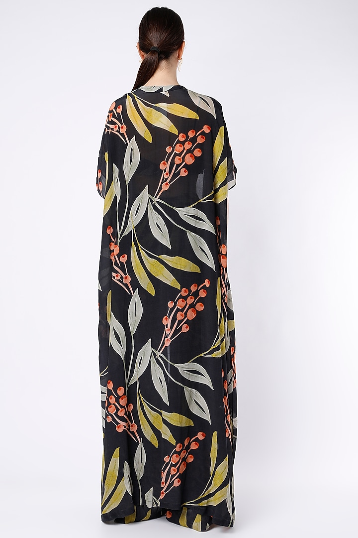 Black Floral Printed Cape Set by House of Hiya at Pernia's Pop Up Shop
