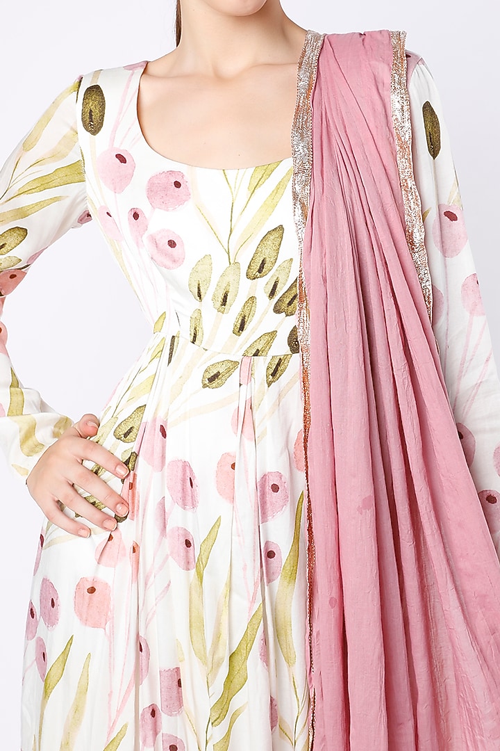 White Printed Kalidar Party Wear Anarkali Set by House of Hiya at Pernia's Pop Up Shop