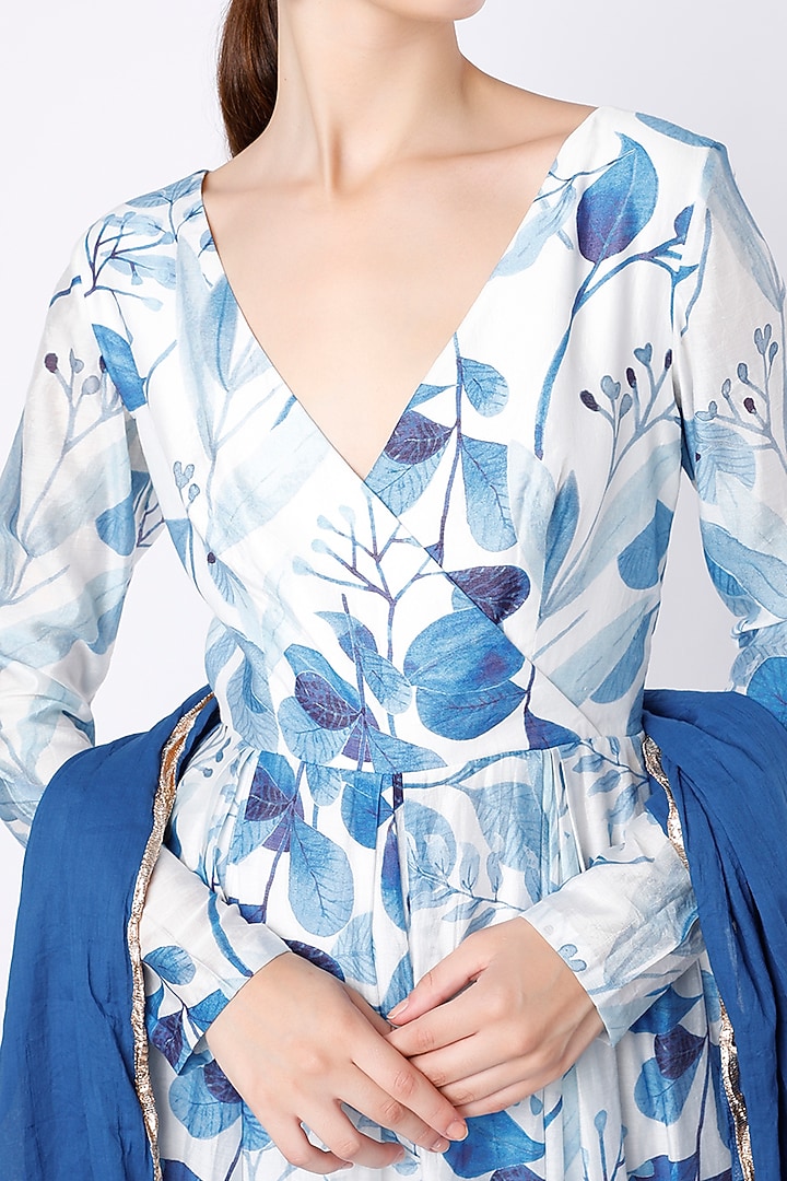 White & Blue Printed Kalidar Set by House of Hiya at Pernia's Pop Up Shop