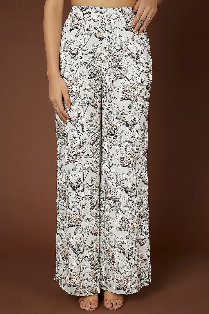 White Printed Cape Set by House of Hiya at Pernia's Pop Up Shop