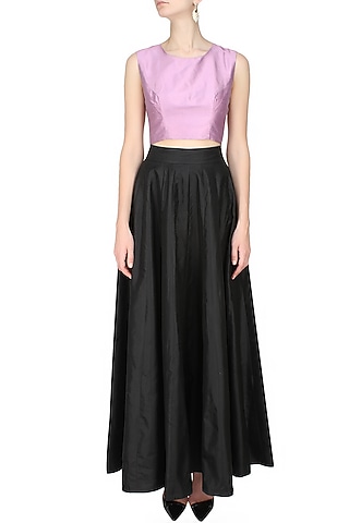 Purple sleeveless crop top by Hema Kaul