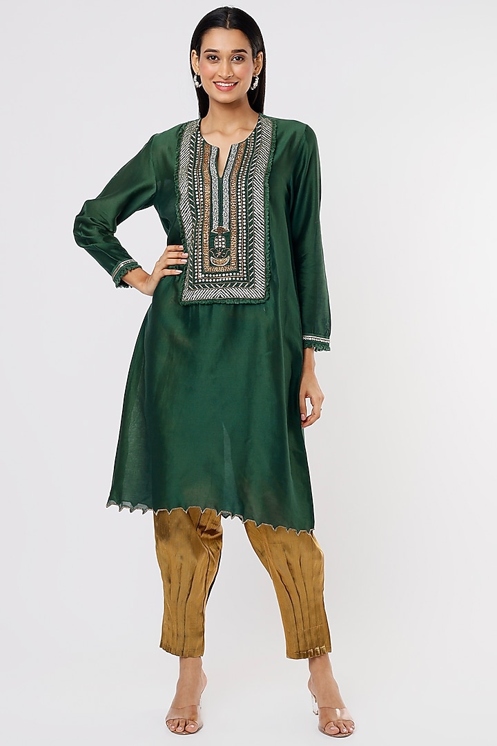 Green Chanderi Silk Embroidered Kurta Set by HEIRLOOM by Rara Avis